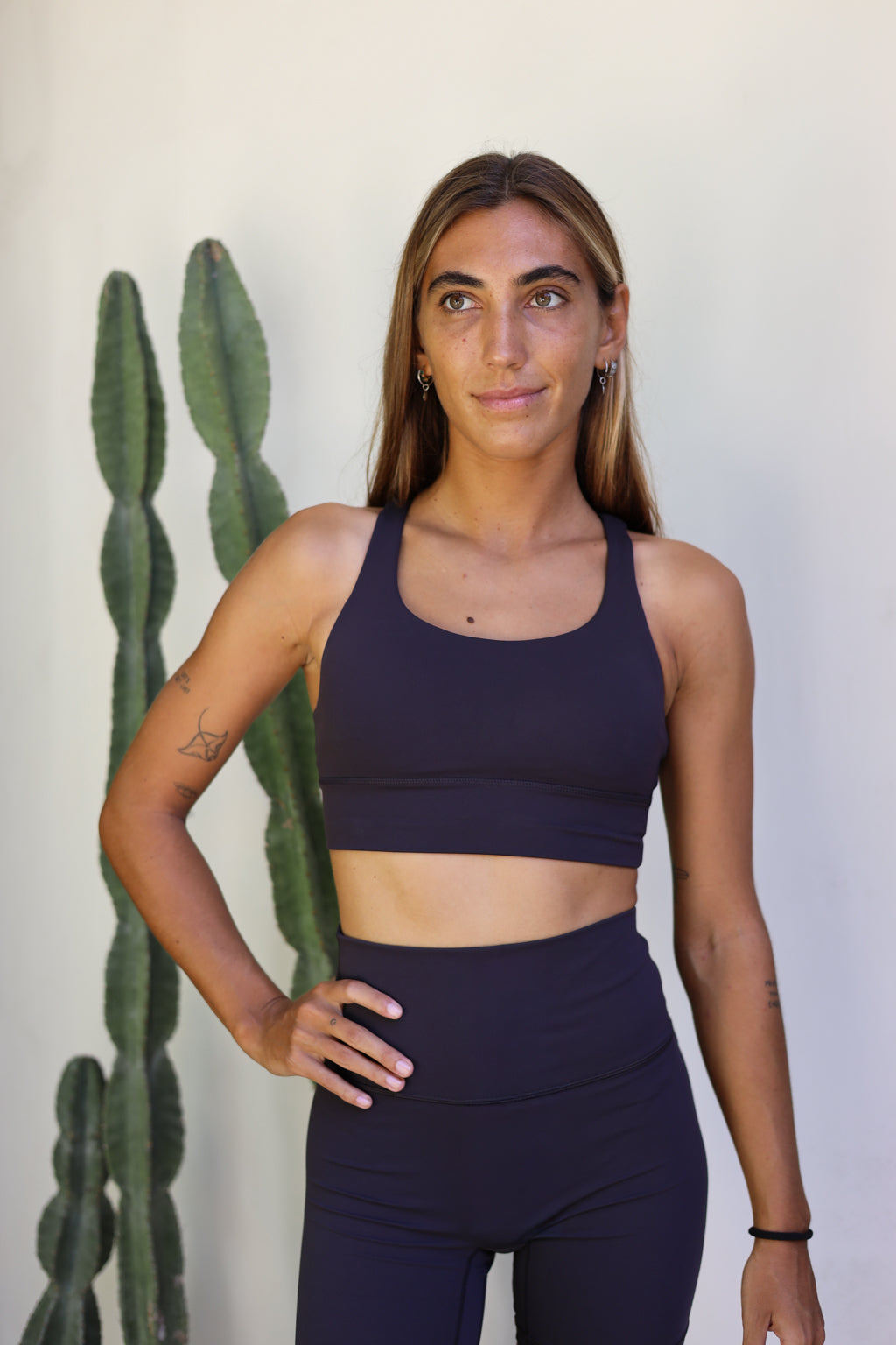 Top Deportivo Dhana - Gris Oscuro